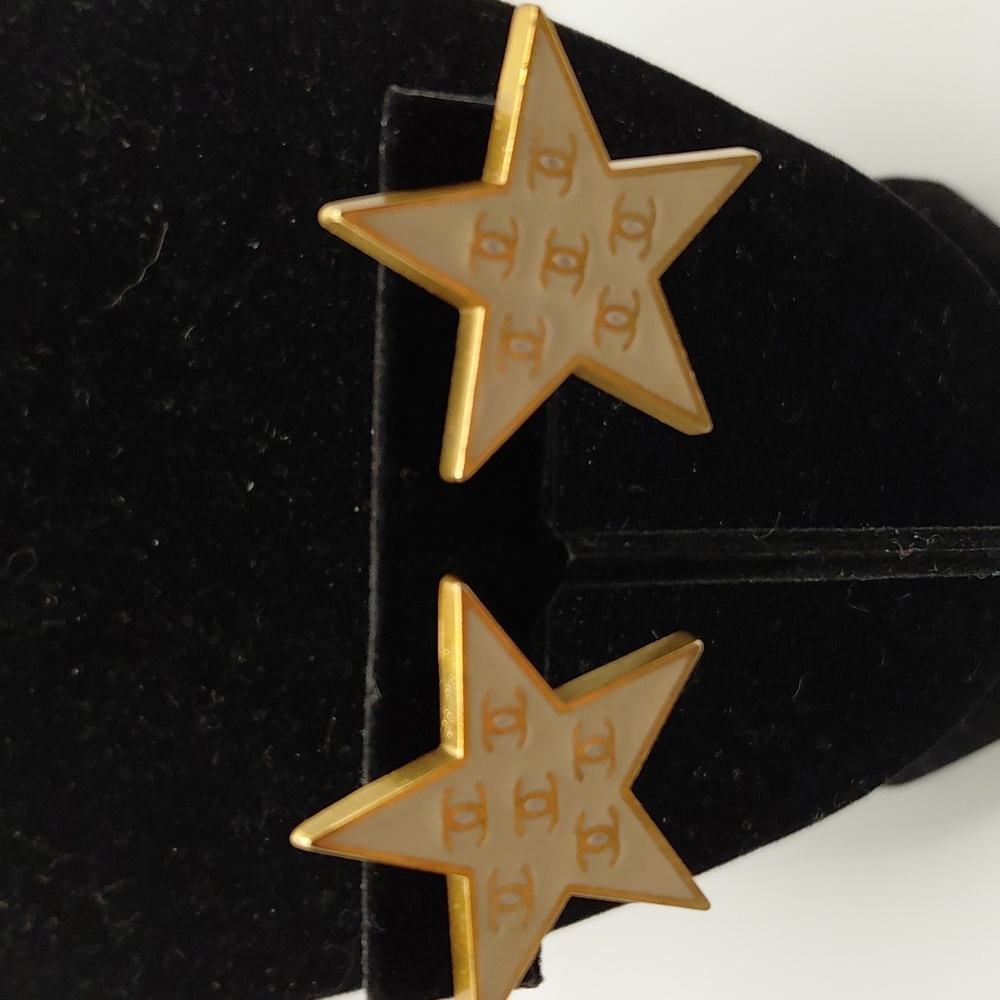 Chanel Star Coco Mark Earrings Clip-On White Gold - Picture 2 of 12